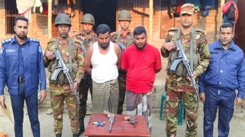 বিএনপির নেতার বাড়ি থেকে অস্ত্র ও গুলি উদ্ধার, আটক দুই